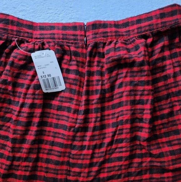 NWT Forever 21 Grunge Plaid Checkered Black And Red Mini Skirt Size Small - Picture 4 of 5